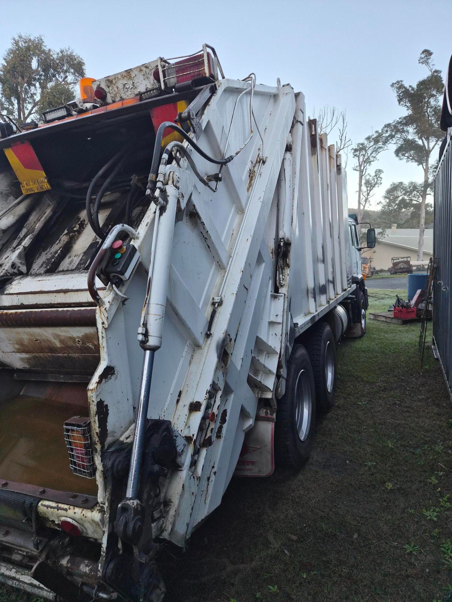 2007 IVECO ACCO 2350 G COMPACTOR 