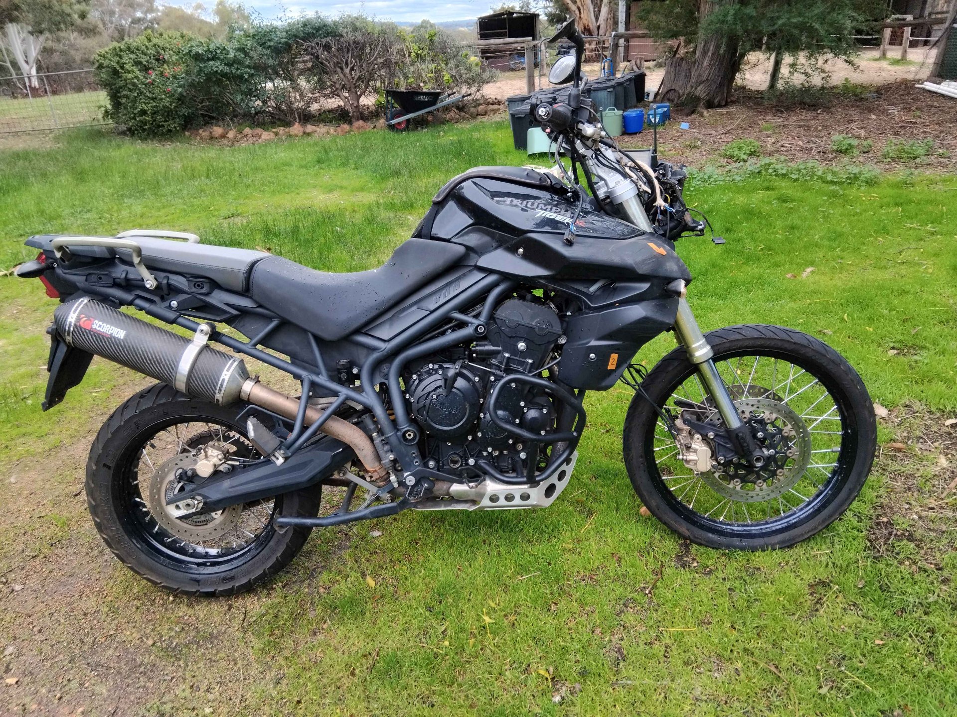 2011 TRIUMPH TIGER 800 XC ABS DUAL SPORTS