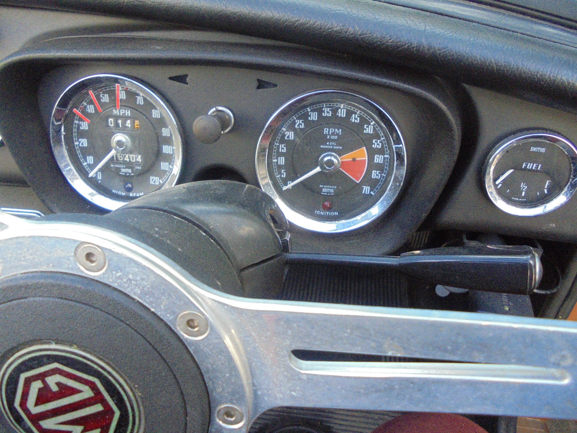 1971 MG MGB MK II 4 SP MAN + OVERDRIVE 2D CONVERTIBLE 