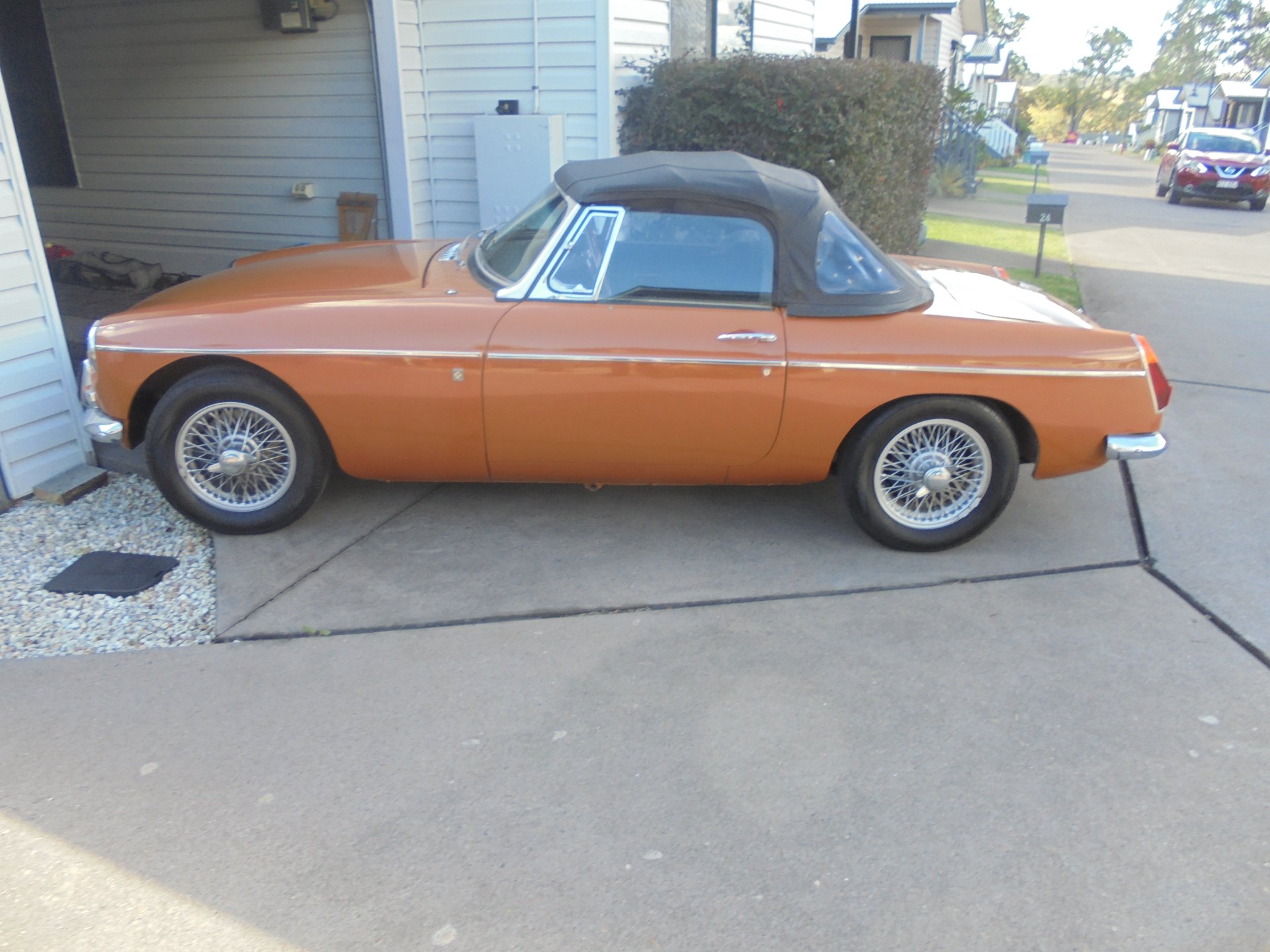 1971 MG MGB MK II 4 SP MAN + OVERDRIVE 2D CONVERTIBLE 