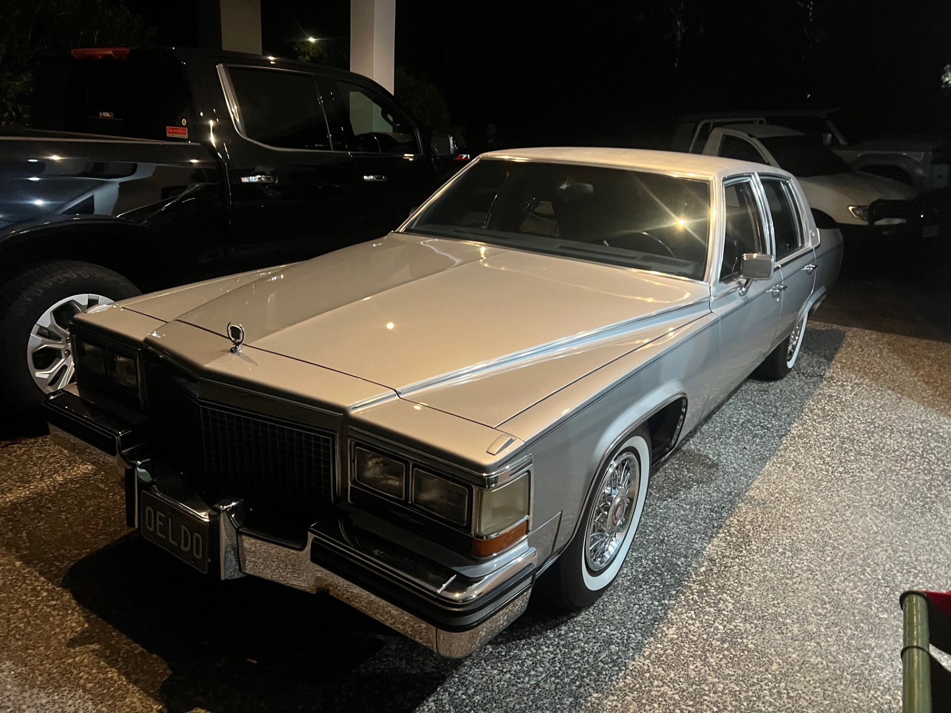 1986 CADILLAC FLEETWOOD BROUGHAM DE ELEGANCE SEDAN