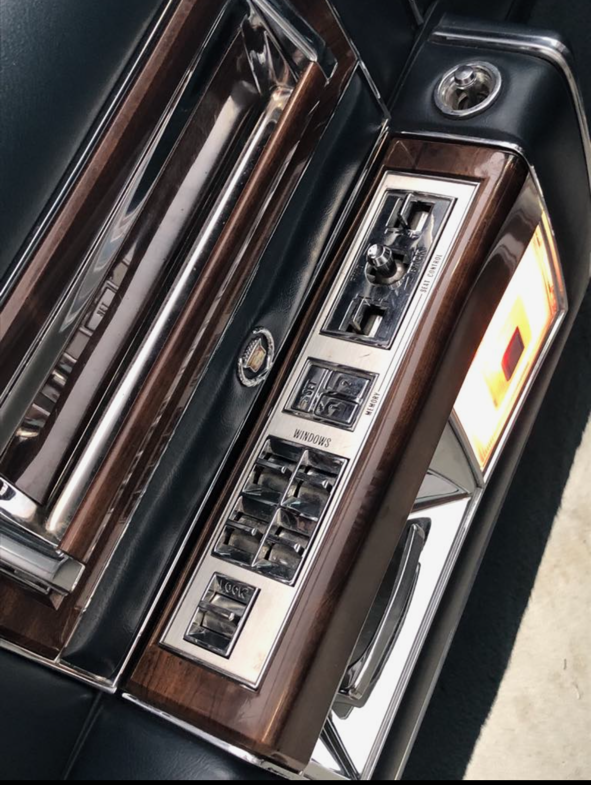 1986 CADILLAC FLEETWOOD BROUGHAM DE ELEGANCE SEDAN