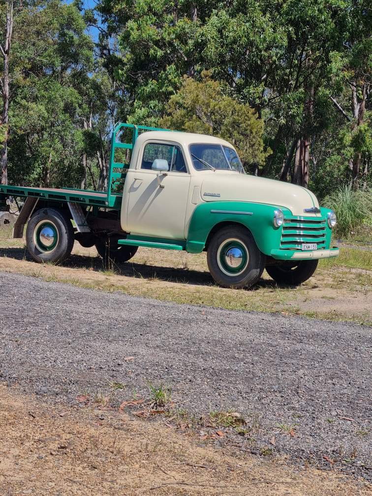 1949 CHEVROLET FLATBED TRUCK
