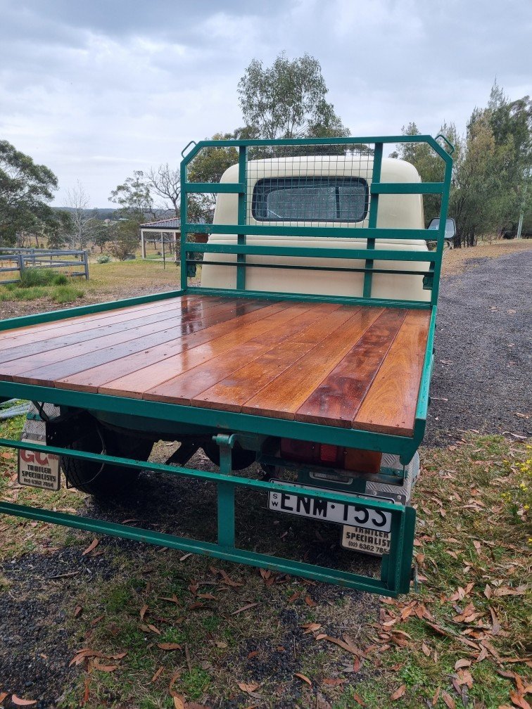 1949 CHEVROLET FLATBED TRUCK