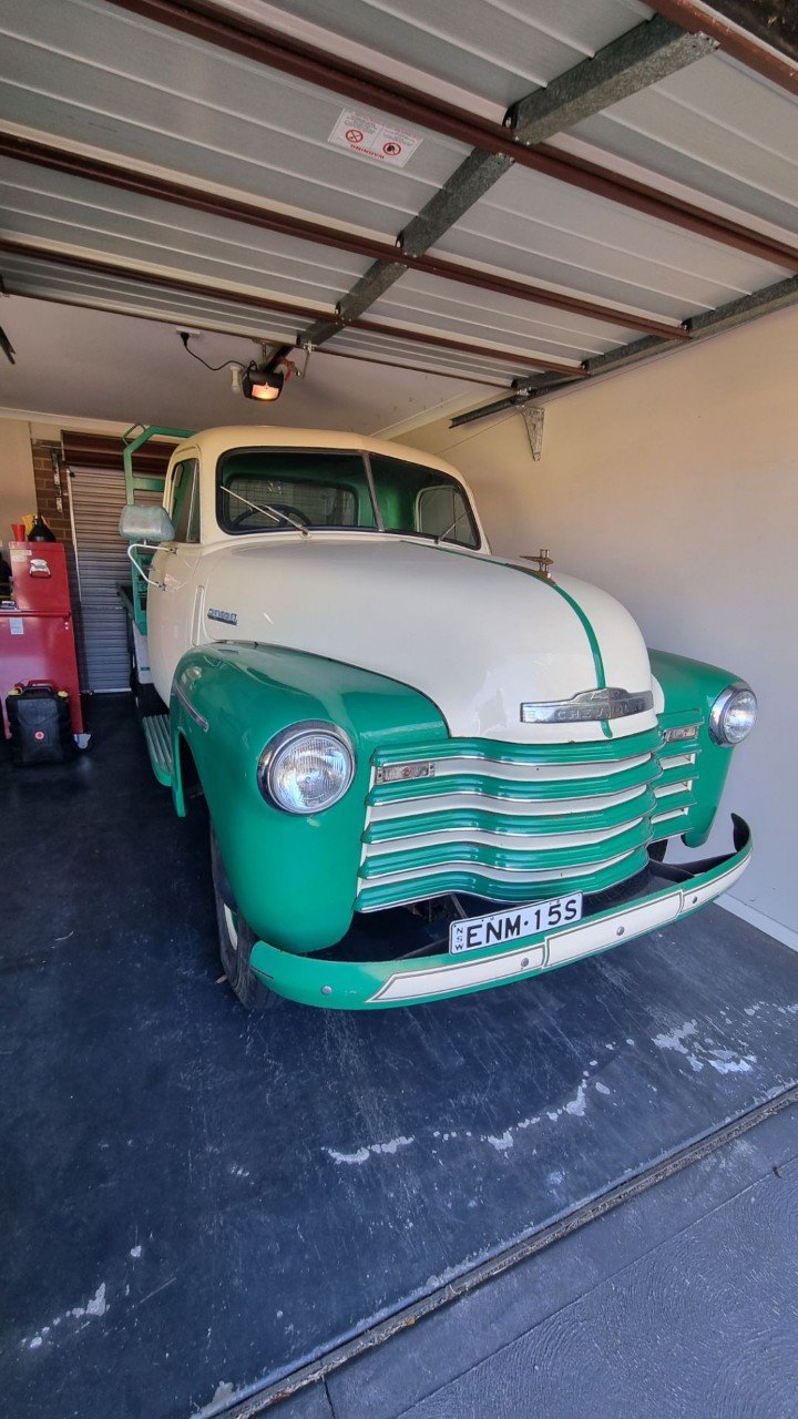 1949 CHEVROLET FLATBED TRUCK
