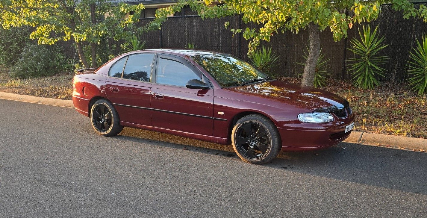 2000 HOLDEN COMMODORE VTII EXECUTIVE 4 SP AUTOMATIC 4D SEDAN