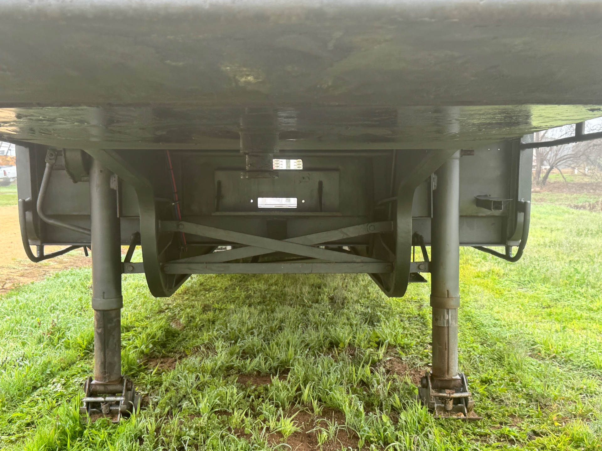Drop deck beaver tail trailer 