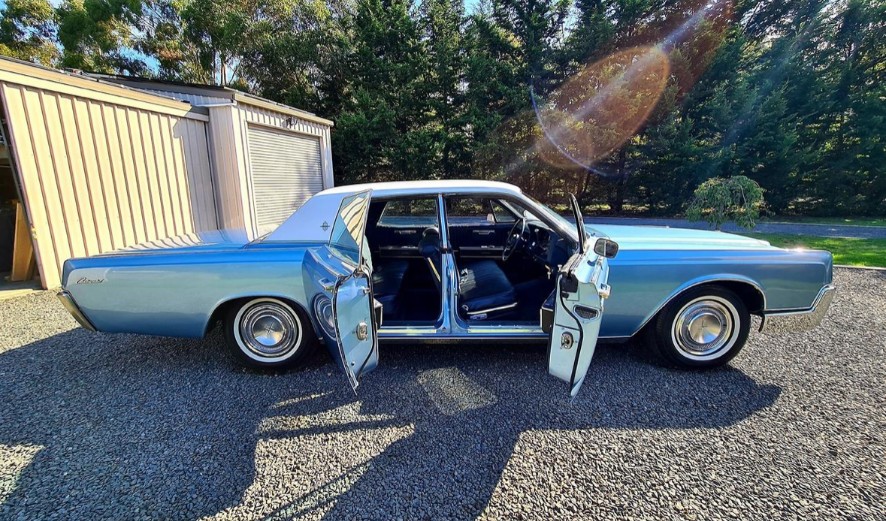 1968 LINCOLN CONTINENTAL MARK III COUPE