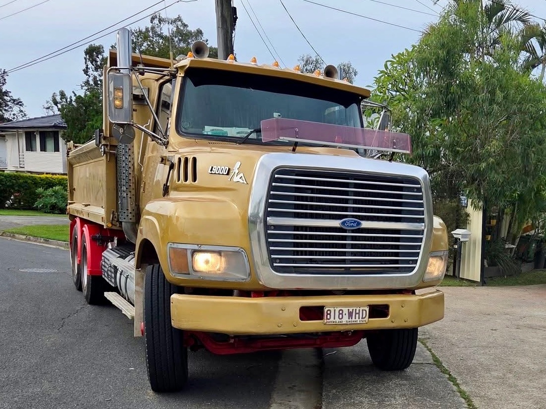 1996 FORD LOUISVILLE L9000 TIPPER 