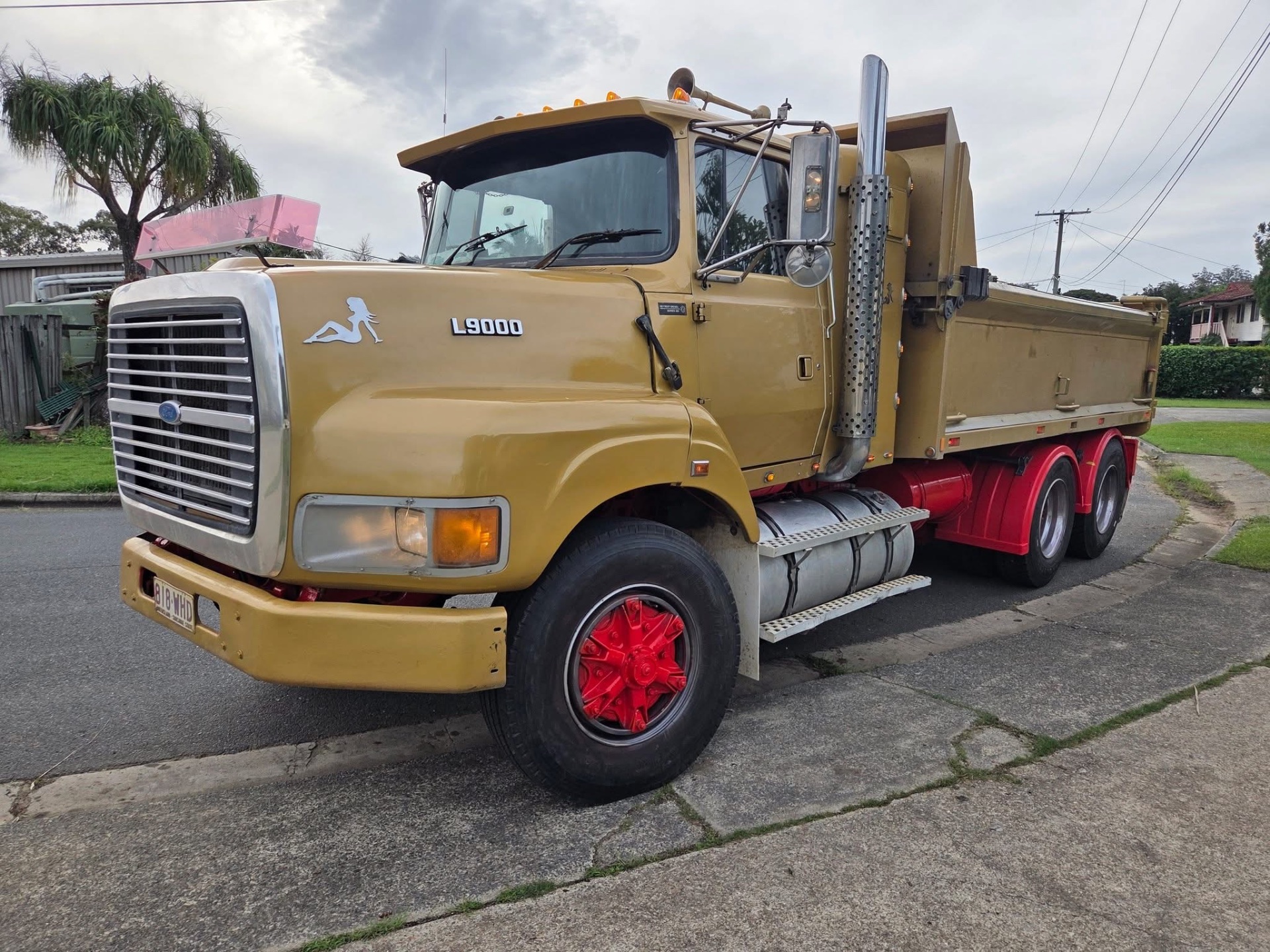 1996 FORD LOUISVILLE L9000 TIPPER 