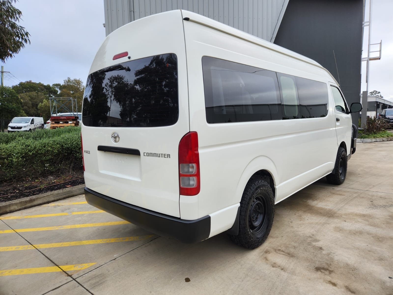 2018 TOYOTA HIACE KDH223R MY16 COMMUTER (12 SEATS) 4 SP AUTOMATIC BUS