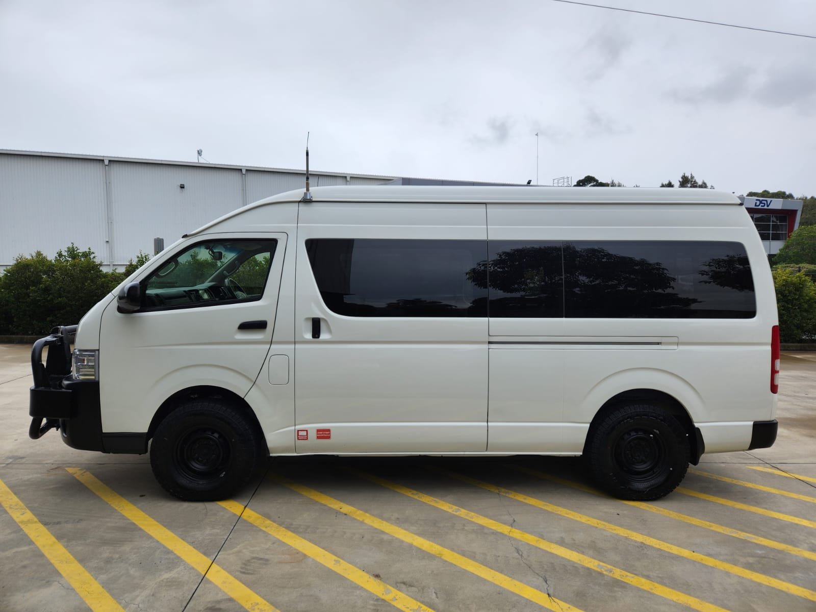 2018 TOYOTA HIACE KDH223R MY16 COMMUTER (12 SEATS) 4 SP AUTOMATIC BUS