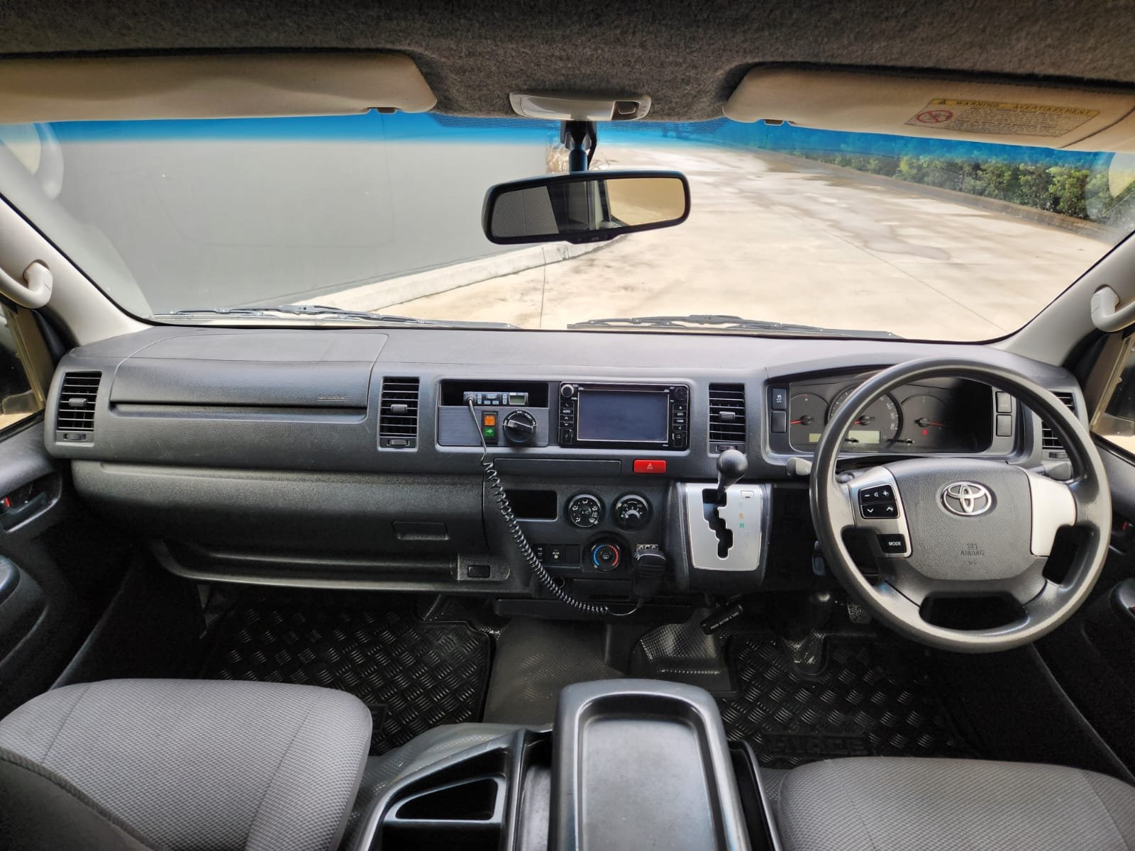 2018 TOYOTA HIACE KDH223R MY16 COMMUTER (12 SEATS) 4 SP AUTOMATIC BUS
