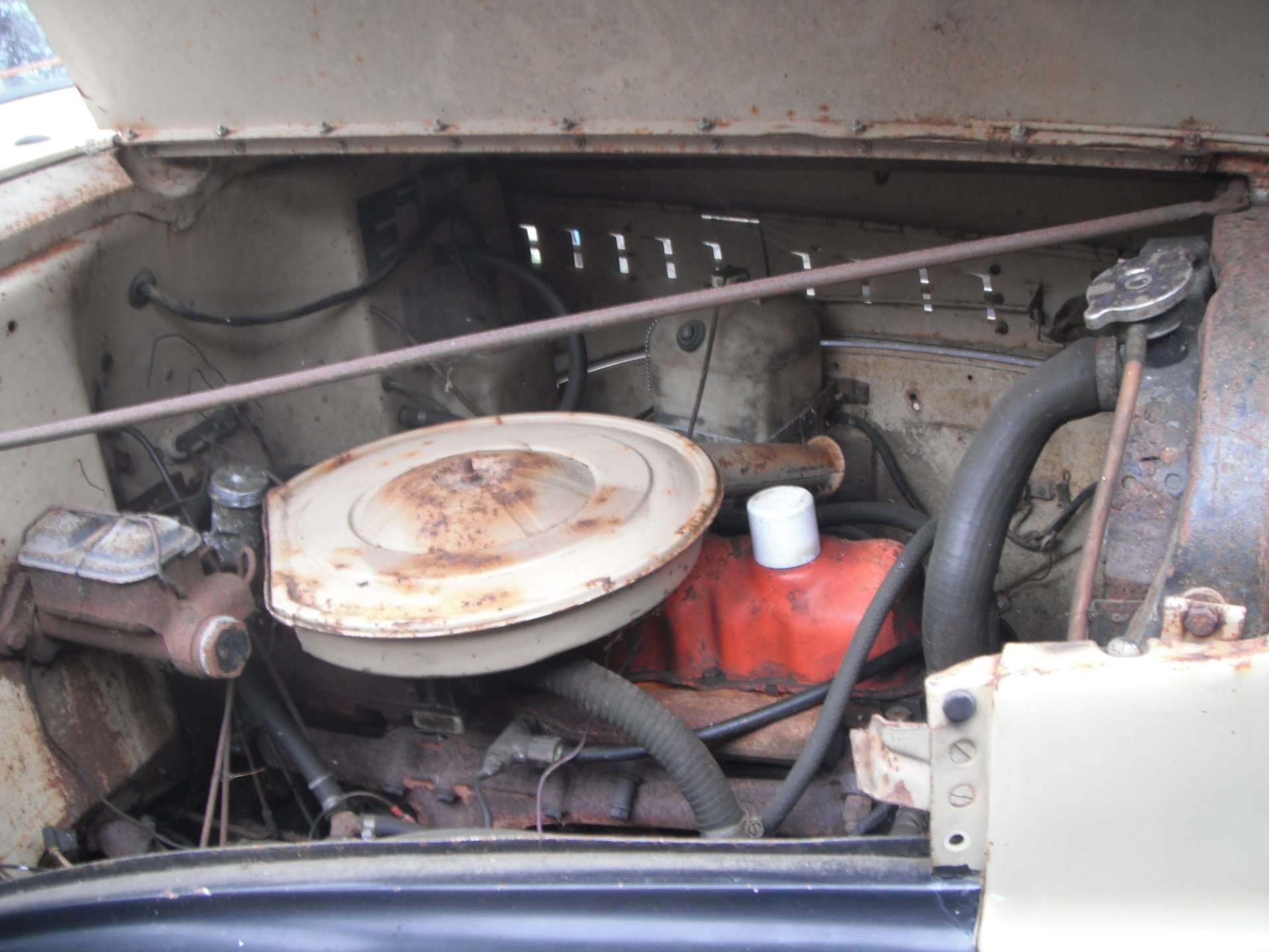 1946 CHEVROLET 1 TONNER TRUCK