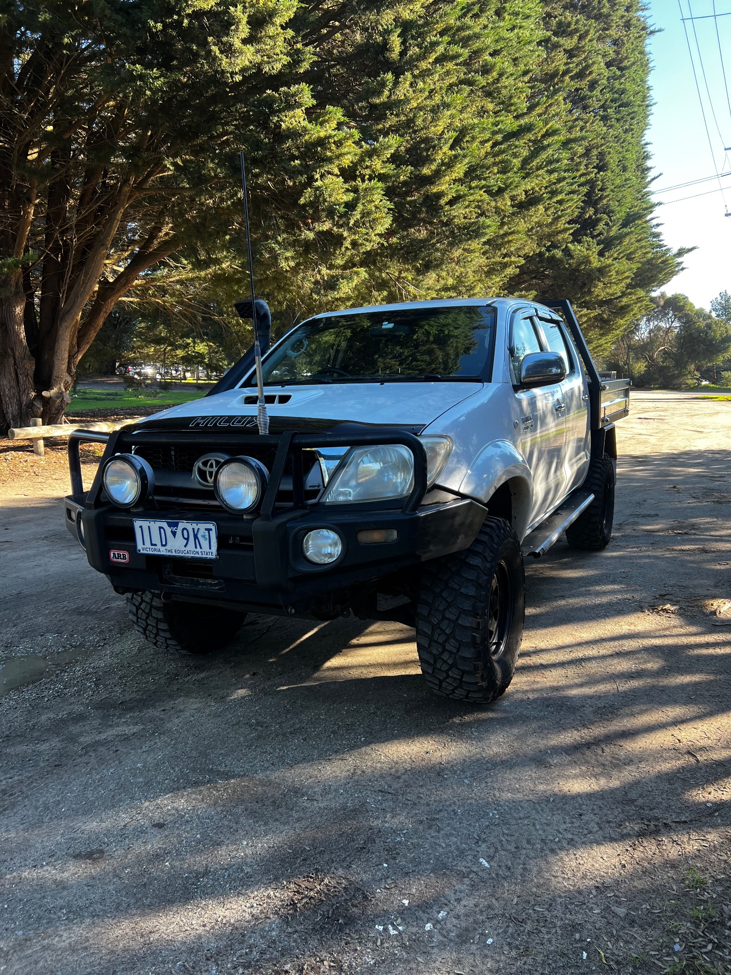 2010 TOYOTA HILUX TGN16R MY11 UPGRADE WORKMATE 5 SP MANUAL DUAL CAB P/UP