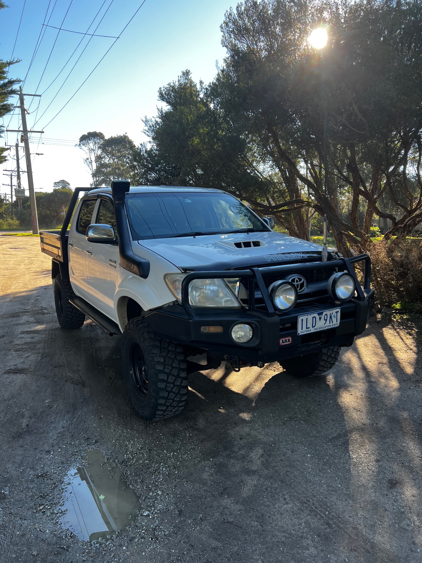 2010 TOYOTA HILUX TGN16R MY11 UPGRADE WORKMATE 5 SP MANUAL DUAL CAB P/UP