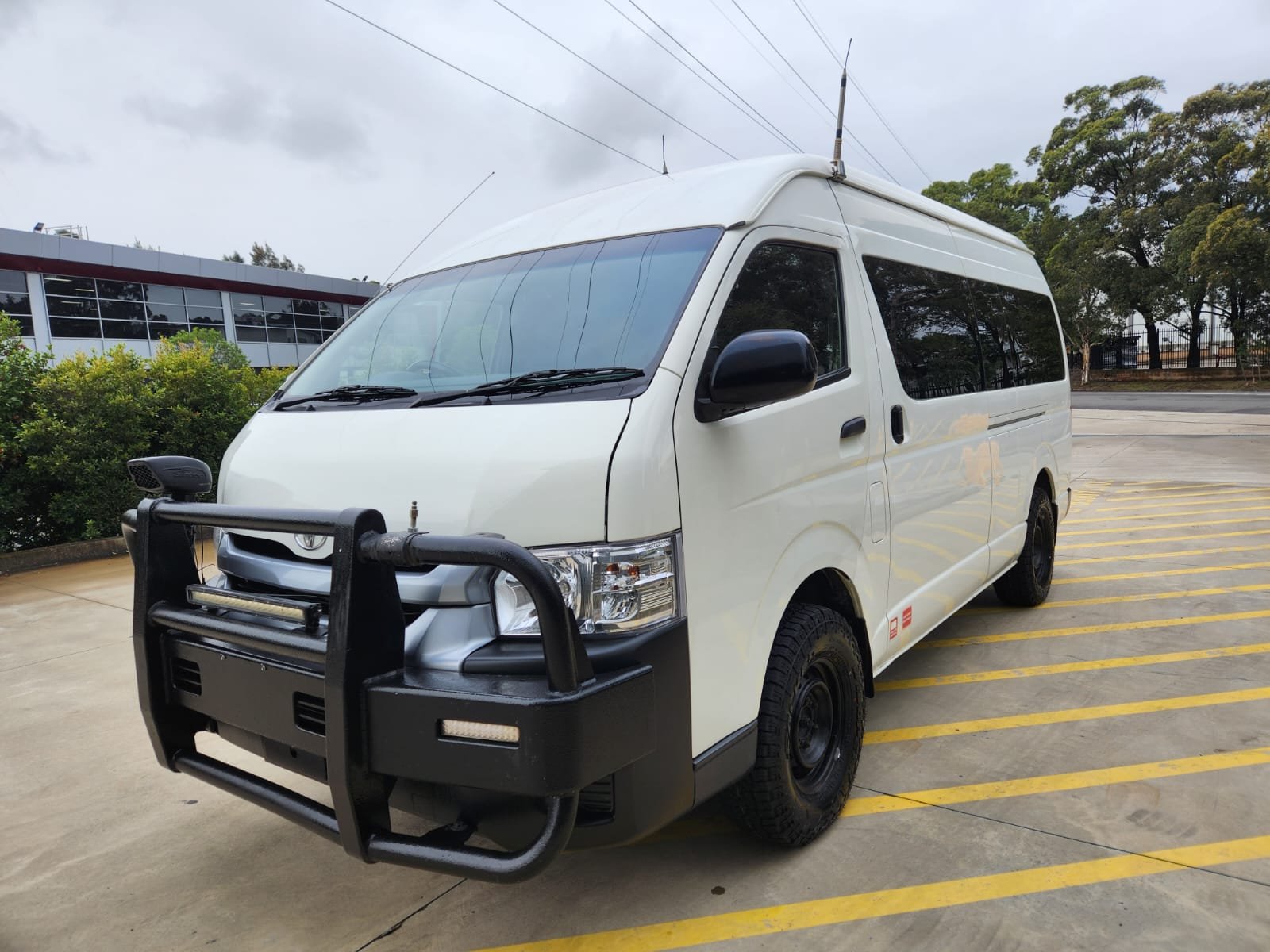2018 TOYOTA HIACE KDH223R MY16 COMMUTER 4 SP AUTOMATIC BUS