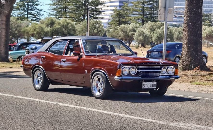 1974 FORD CORTINA TC L 3 SP AUTOMATIC 4D SEDAN