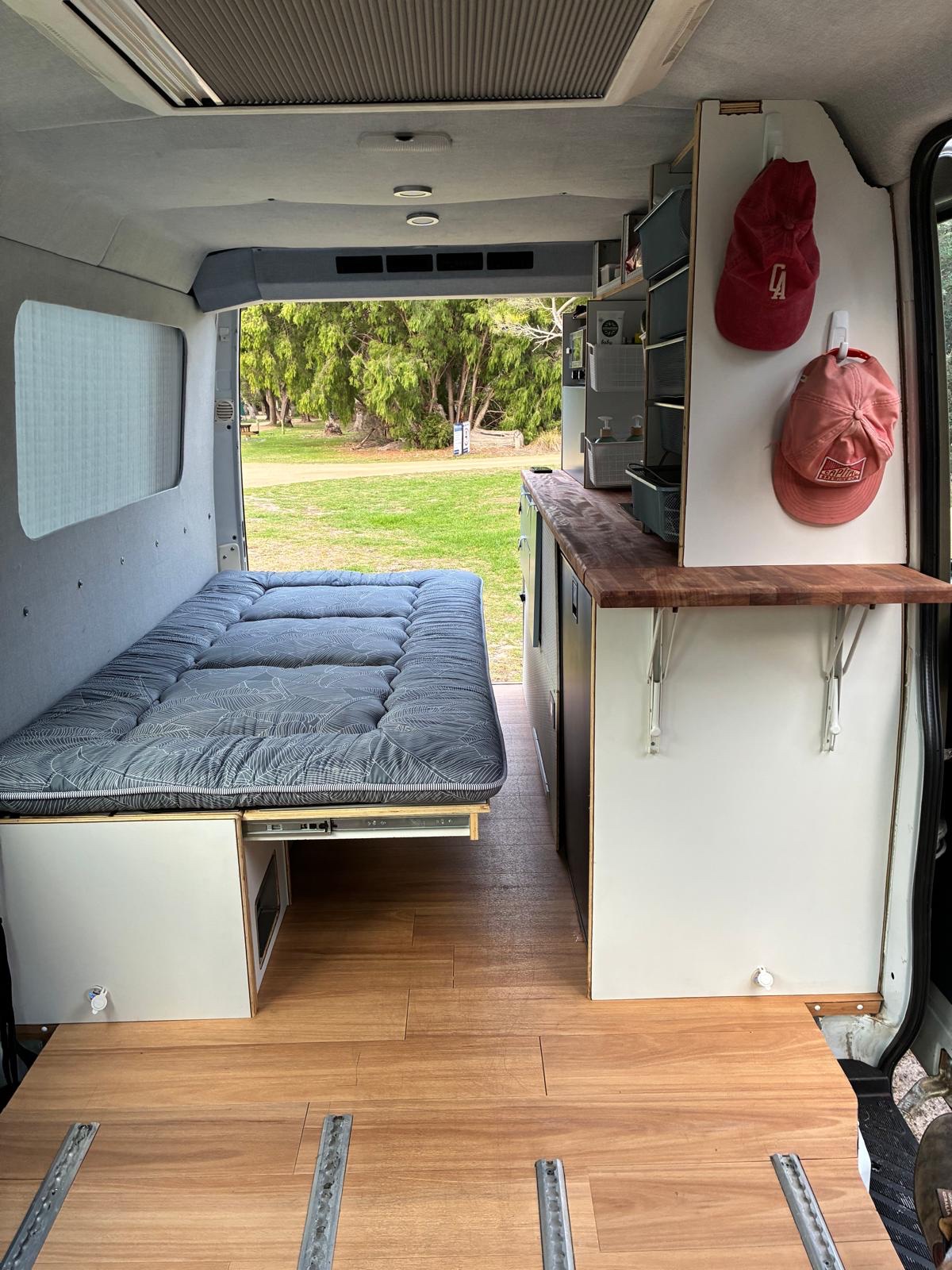 2006 MERCEDES-BENZ SPRINTER 4X4 CAMPERVAN 