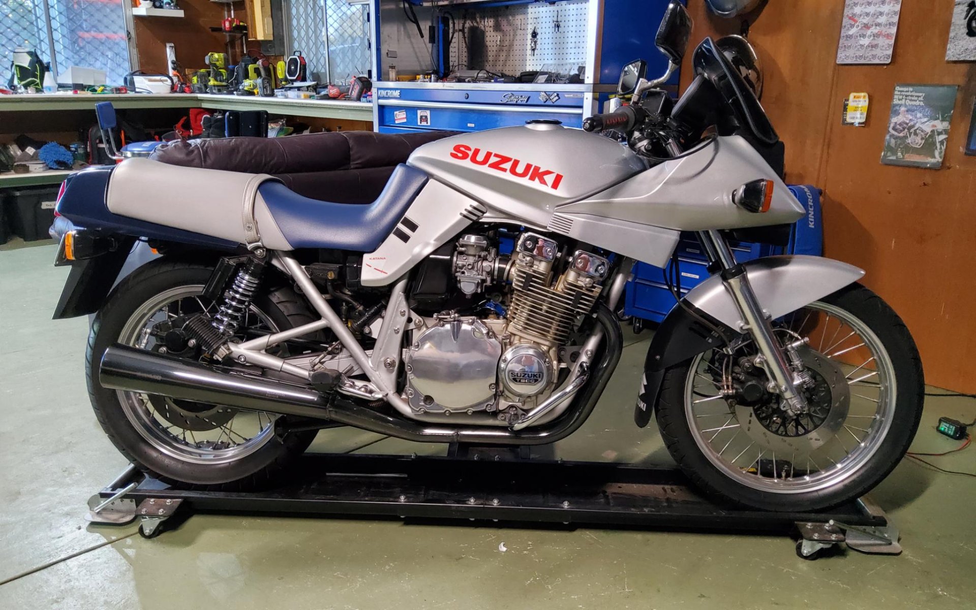 1981 SUZUKI GSX1000S (KATANA) ROAD