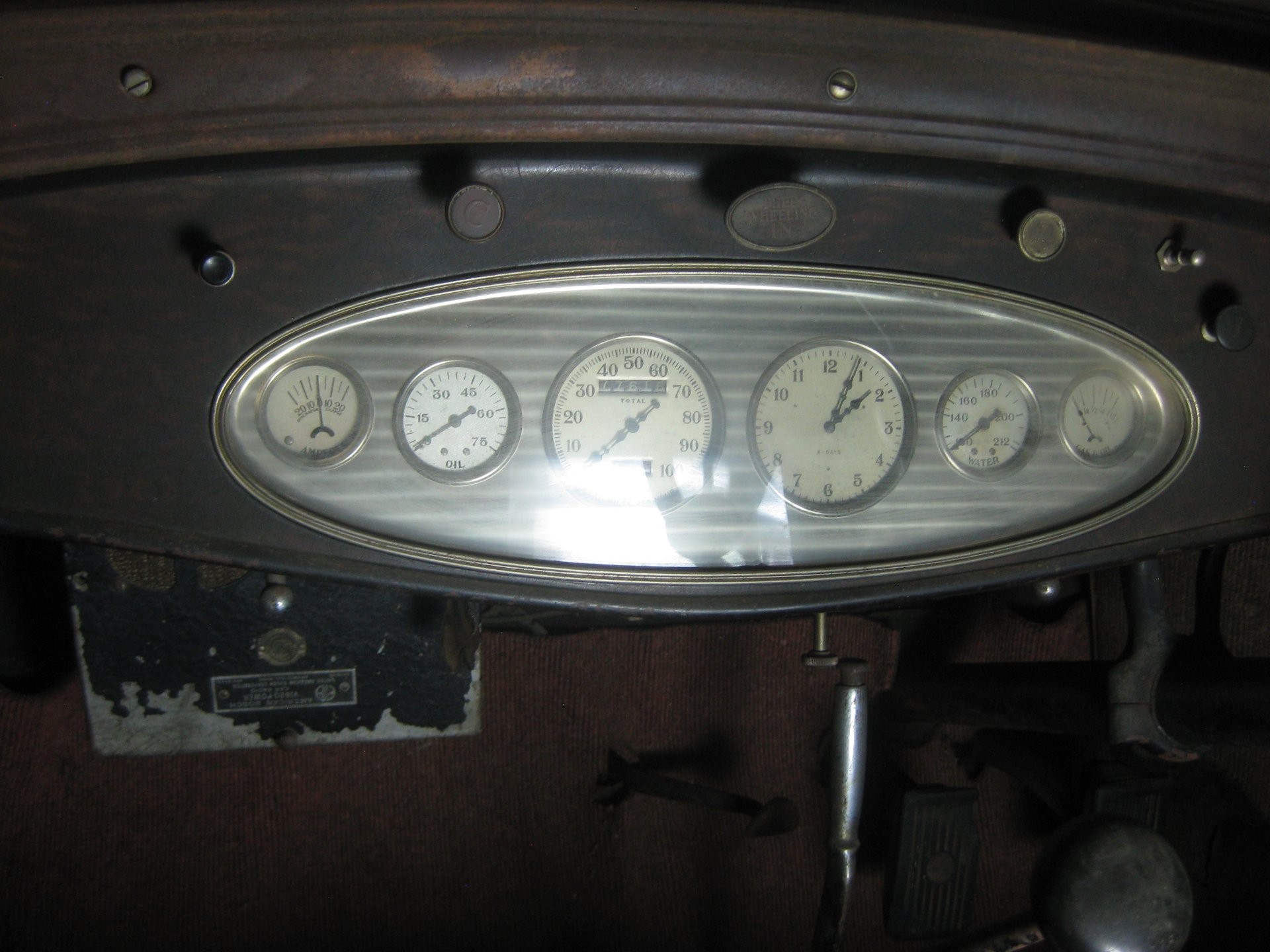 1932 CHRYSLER IMPERIAL SEDAN