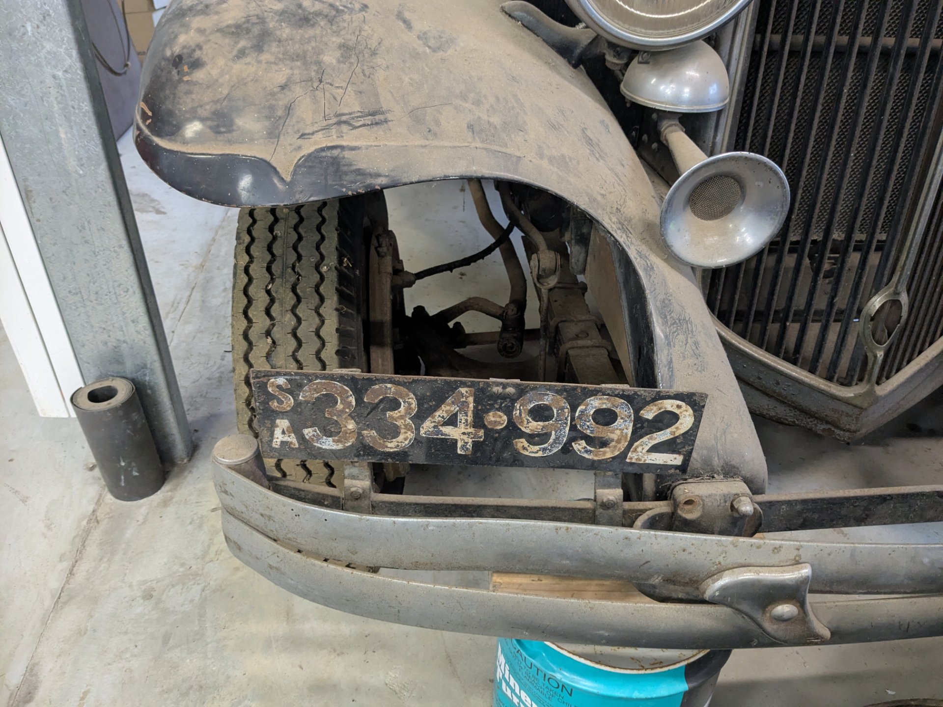 1932 CHRYSLER IMPERIAL SEDAN
