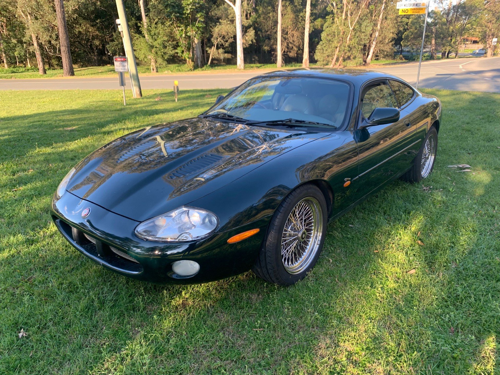 2001 JAGUAR XKR 5 SP AUTOMATIC 2D COUPE