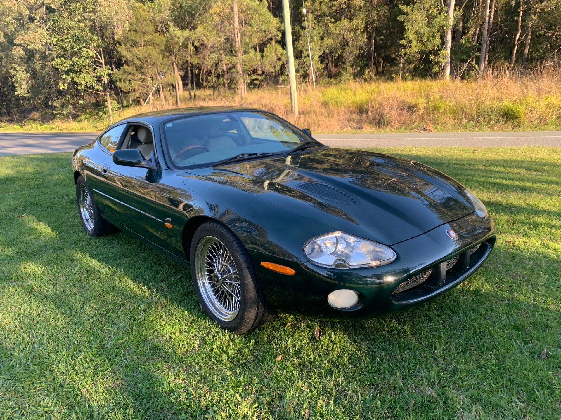 2001 JAGUAR XKR 5 SP AUTOMATIC 2D COUPE