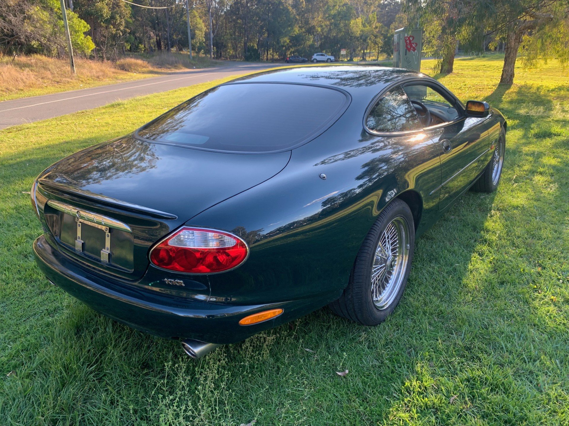 2001 JAGUAR XKR 5 SP AUTOMATIC 2D COUPE