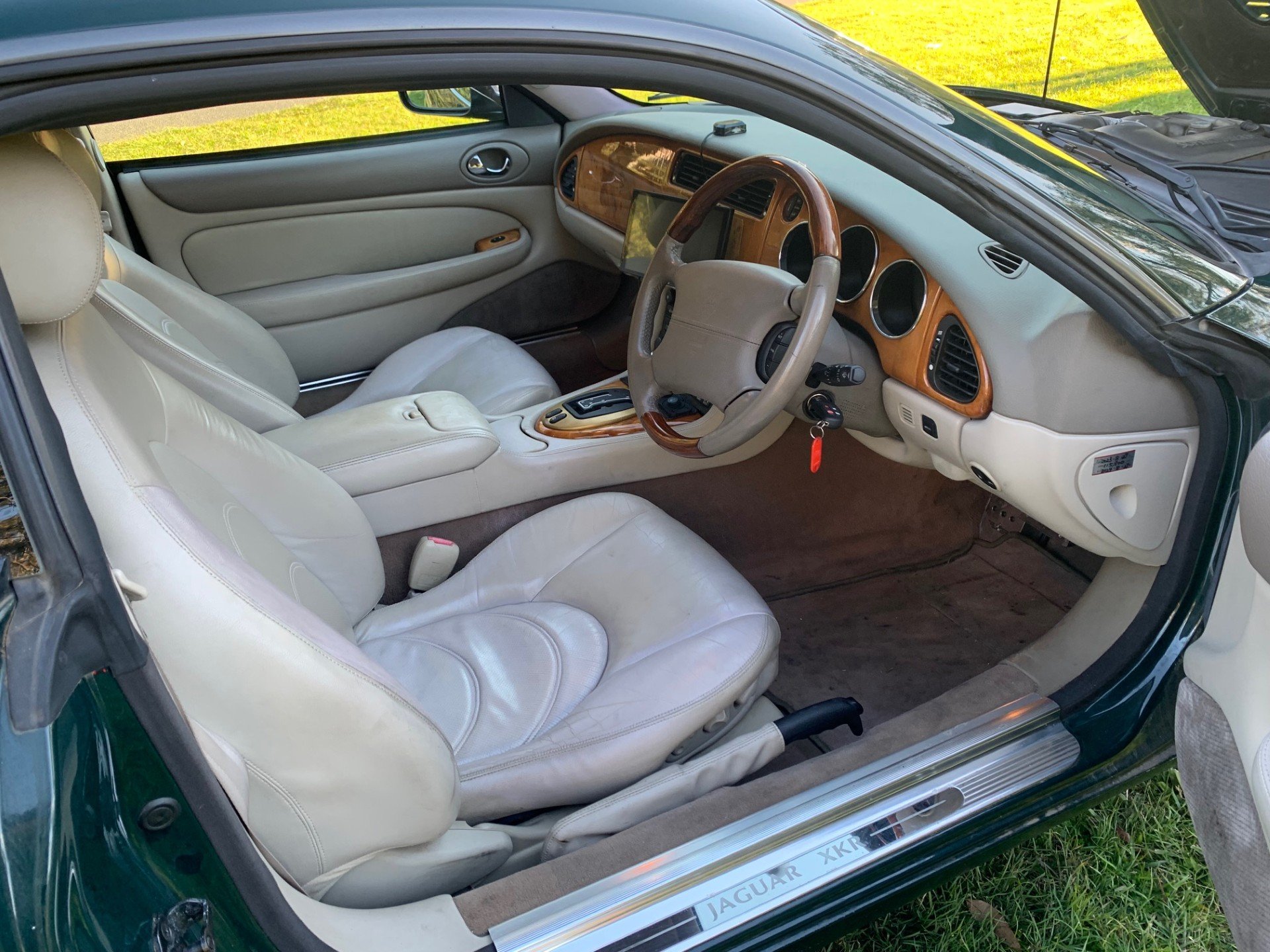 2001 JAGUAR XKR 5 SP AUTOMATIC 2D COUPE