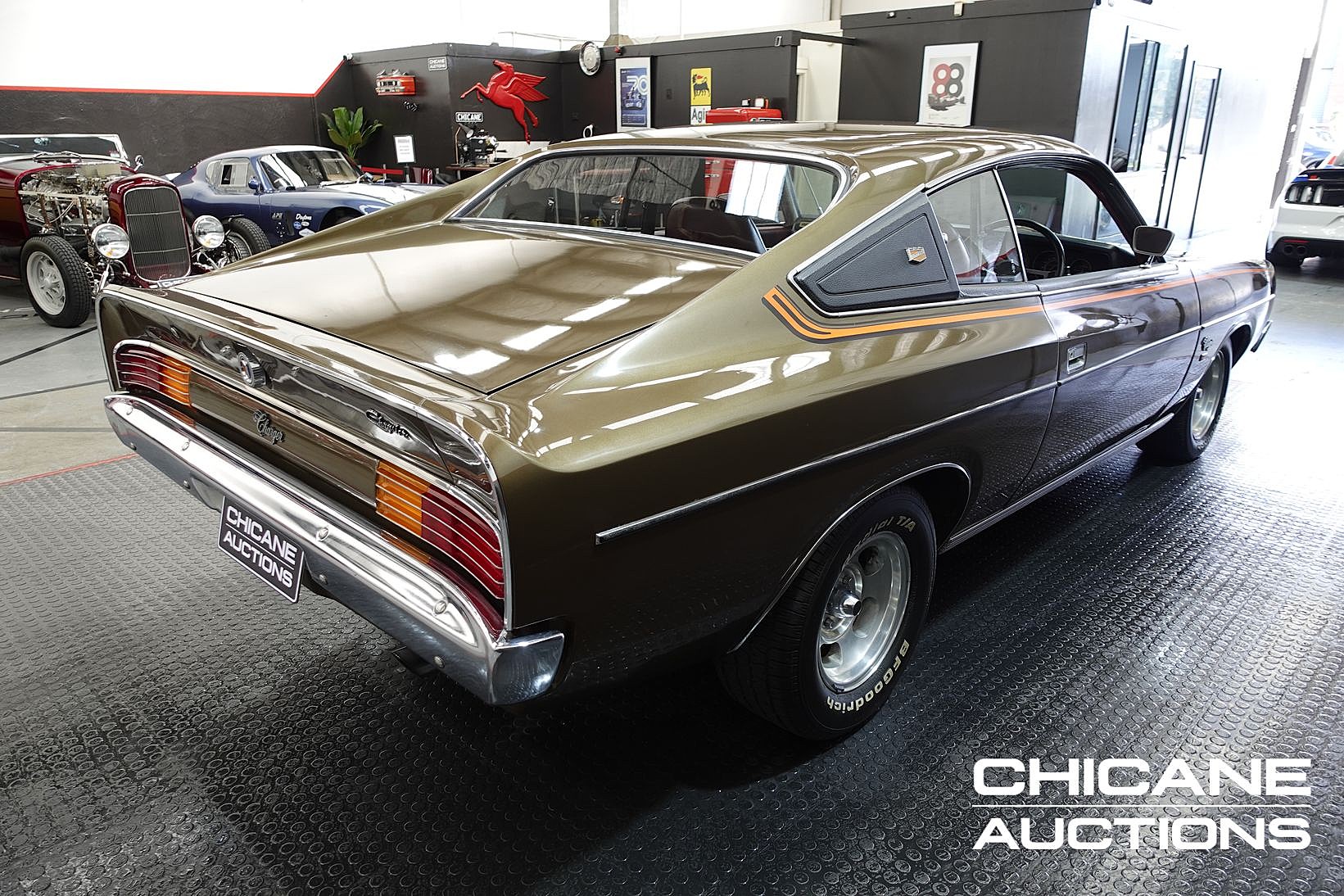 1977 CHRYSLER VALIANT CL CHARGER 770 V8 4 SP MANUAL 2D COUPE