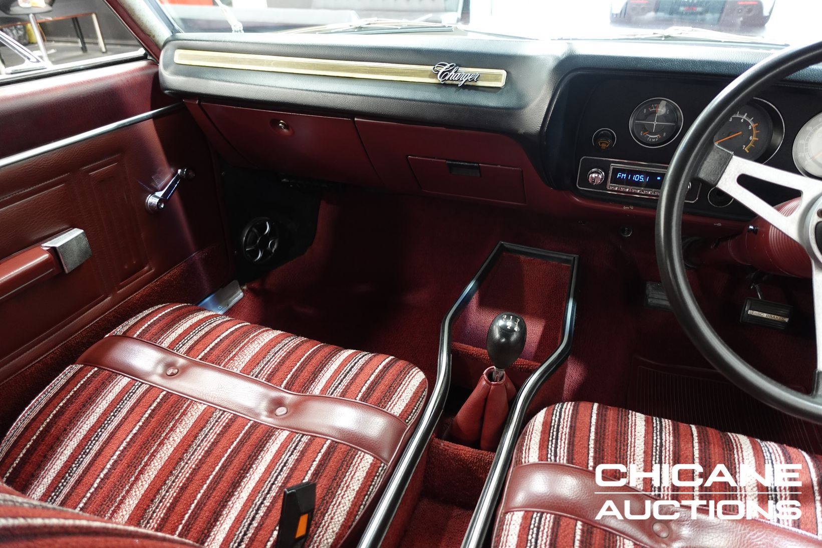 1977 CHRYSLER VALIANT CL CHARGER 770 V8 4 SP MANUAL 2D COUPE