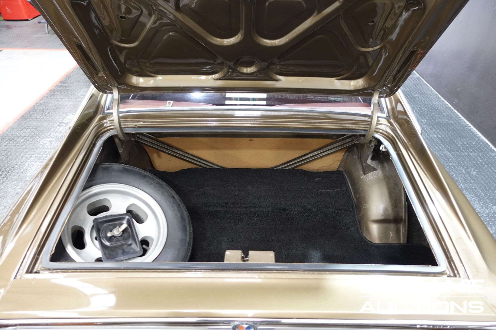 1977 CHRYSLER VALIANT CL CHARGER 770 V8 4 SP MANUAL 2D COUPE