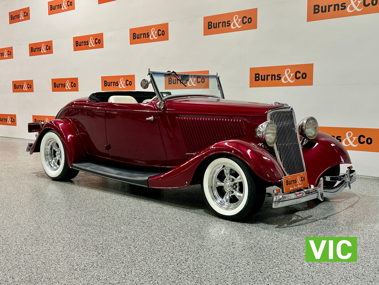 1934 FORD HOT ROD ENGINEERED 327 V8 AUTO ROADSTER