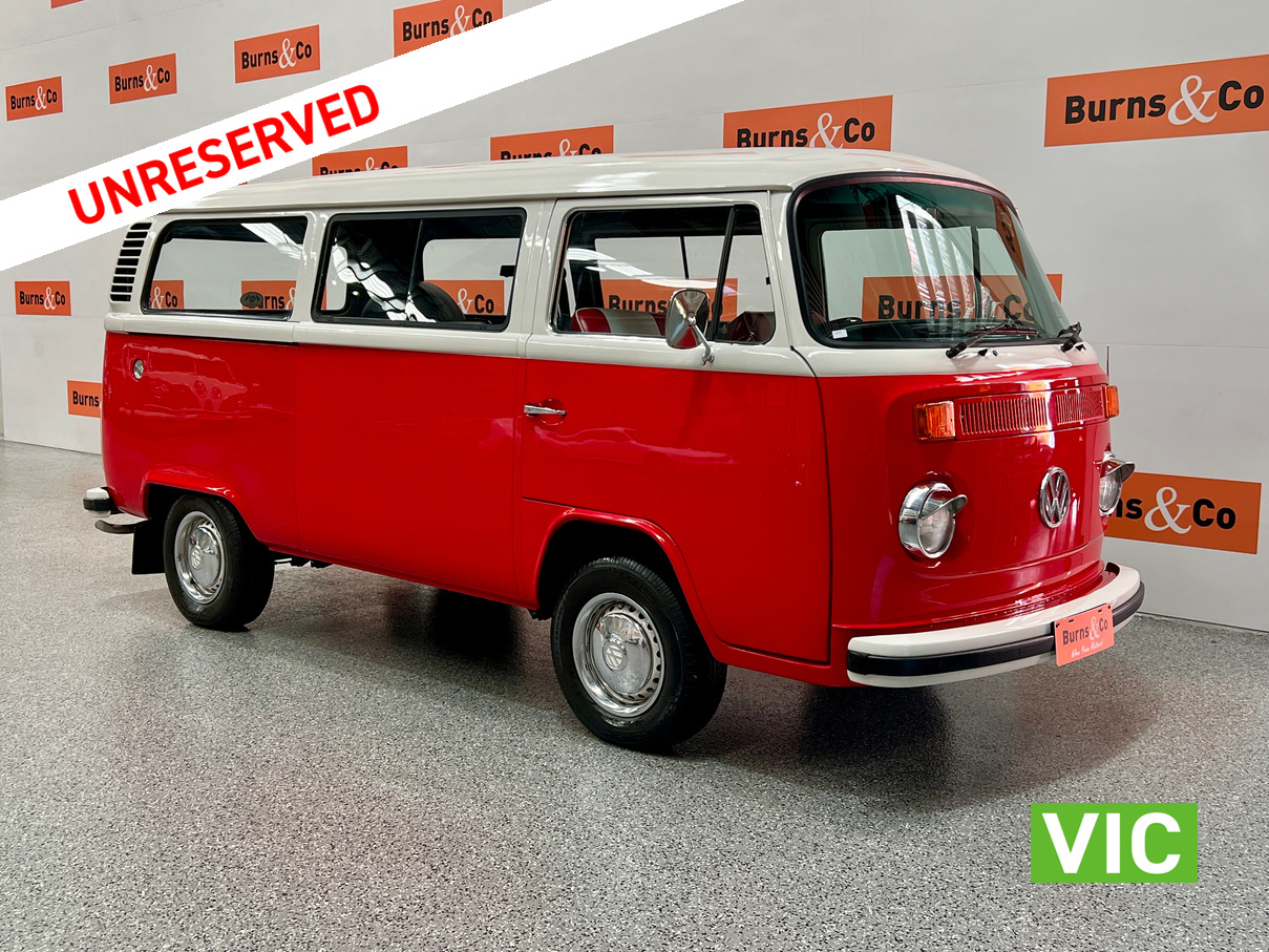 1974 VOLKSWAGEN KOMBI (TYPE 2) 4 CYL AUTO VAN