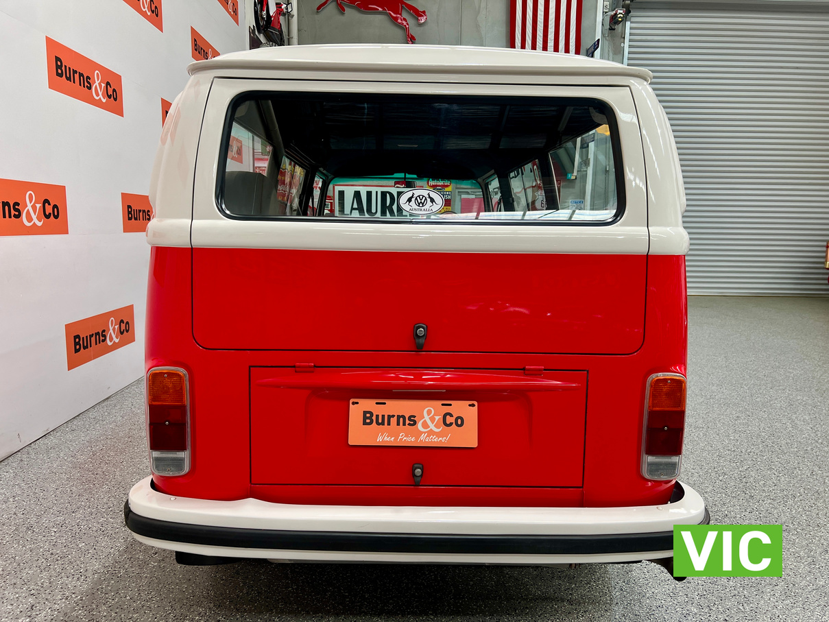 1974 VOLKSWAGEN KOMBI (TYPE 2) 4 CYL AUTO VAN
