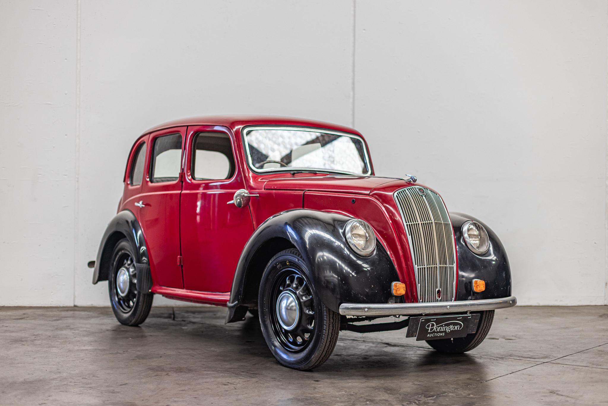 1948 MORRIS 8 SEDAN 
