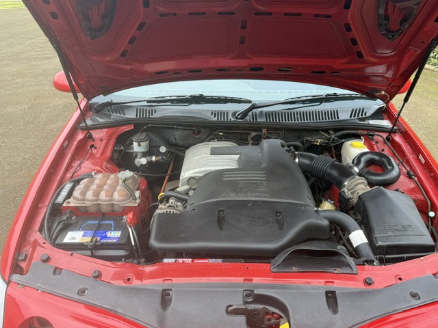 1995 FORD FALCON EFII XR8 5 SP MANUAL 4D SEDAN