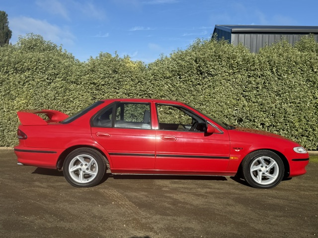 1995 FORD FALCON EFII XR8 5 SP MANUAL 4D SEDAN