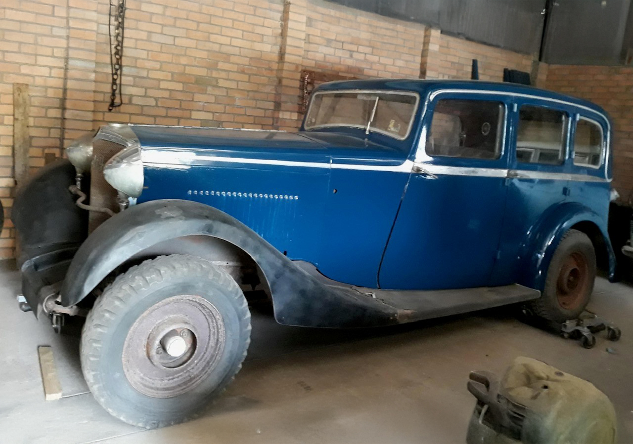 1934 CROSSLEY GOLDEN MANUAL SEDAN