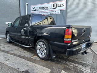 2004 GMC DENALI 1500 RHD AUTOMATIC CREW CAB PICKUP