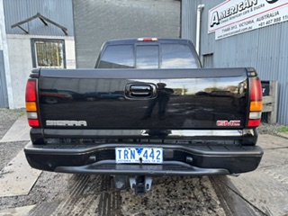 2004 GMC DENALI 1500 RHD AUTOMATIC CREW CAB PICKUP