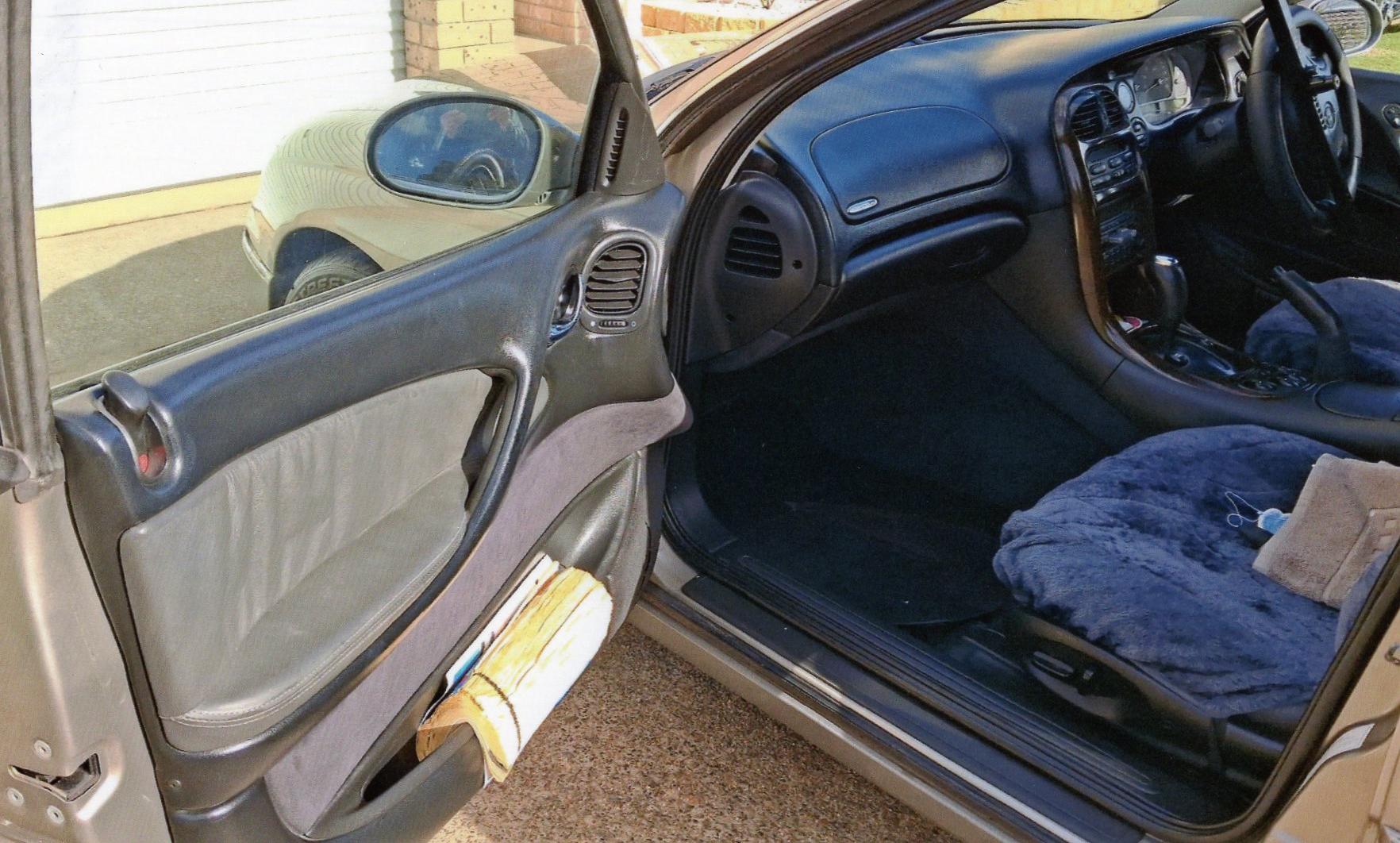 2002 HOLDEN STATESMAN WH AUTOMATIC SEDAN