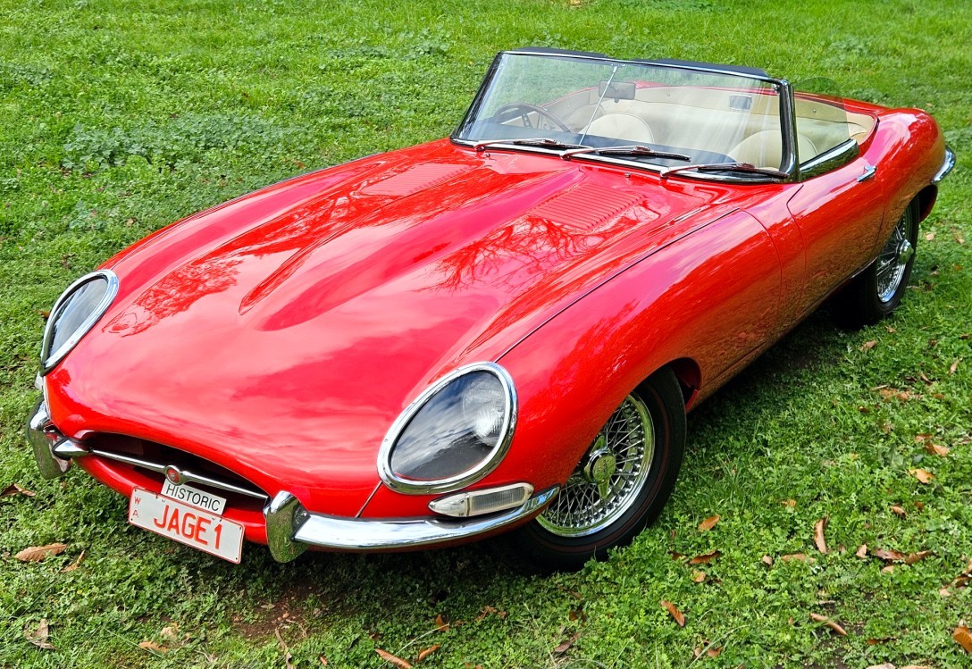 1964 JAGUAR E-TYPE 3.8 MANUAL RHD ROADSTER