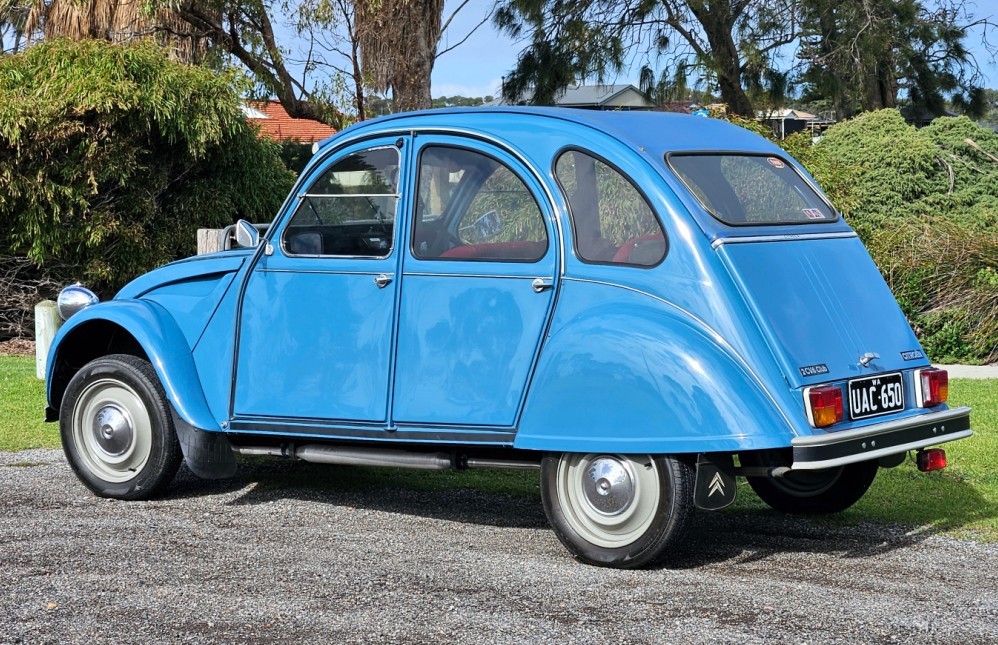 1980 CITROEN 2CV6 CLUB MANUAL SEDAN