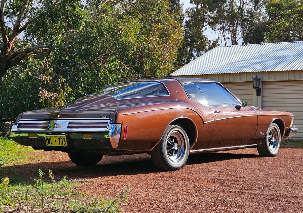 1973 BUICK RIVIERA BOAT-TAIL AUTOMATIC COUPE 
