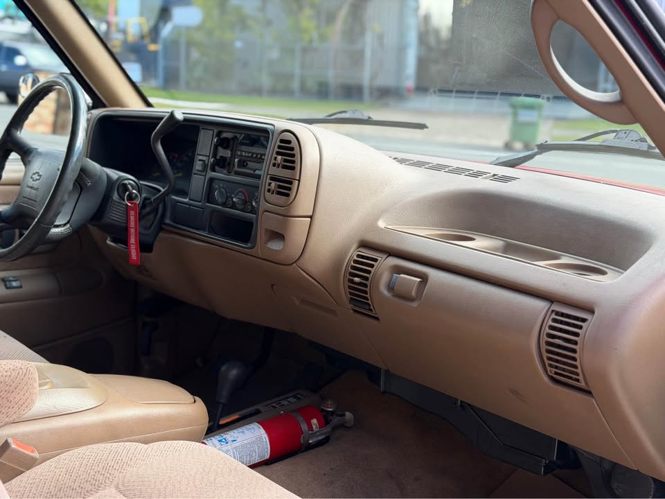1995 CHEVROLET SILVERADO 4 SP AUTOMATIC XTRA CAB UTILITY