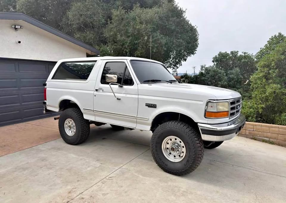 1995 FORD BRONCO 4 SP AUTOMATIC WAGON