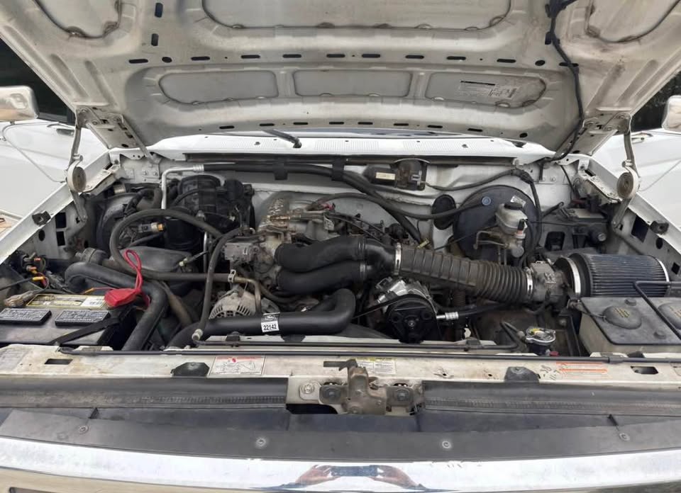 1995 FORD BRONCO 4 SP AUTOMATIC WAGON