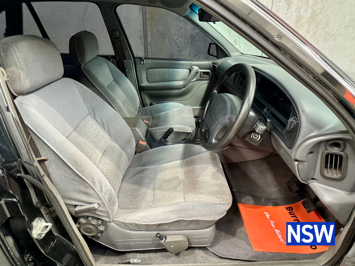 1995 HOLDEN BERLINA VS 5.0L V8 MANUAL SEDAN